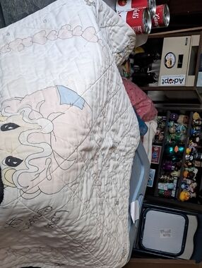 Plush Cartoon Quilted Throw Blanket in Cream and Pastel Pink Needs Wash